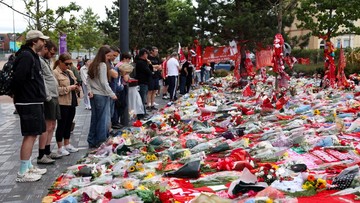 Banjir Karangan Bunga di Anfield