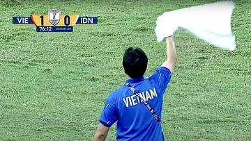 Staf Pelatih Vietnam U-23 Lambaikan Handuk Putih