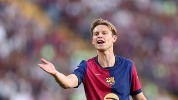 De Jong Absen dari Latihan Barca karena Nyeri Perut