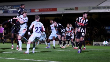 Grimsby Kena Bantai Usai Ejek Grimsby Kena Bantai Usai Ejek