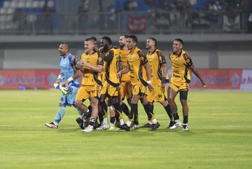 Persija Tembus Papan Atas Persija Tembus Papan Atas