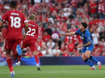 3 Raksasa Eropa Berebut Bek Bournemouth