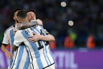 Angel Di Maria Ungkap Bedanya Messi dan Ronaldo