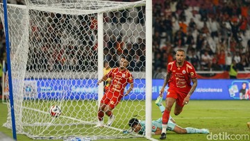 Potret Persija Pesta Gol ke Gawang Persis