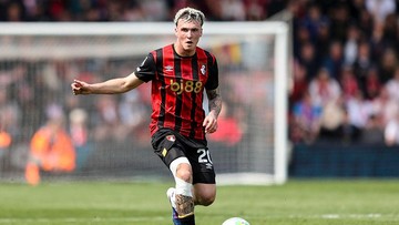Duh! Pemeran Bournemouth Ini Ketahuan Goda Gadis