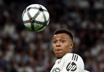 Mbappe Pergi Liburan -