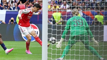 Luis Enrique Sebut Gol Arsenal Keberuntungan
