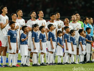 11 Operan Gol Kedua Mitchell Baker