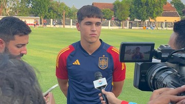 LO Spanyol U-17 di Indonesia Bangga Pau Cubarsi Juara