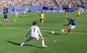 Mbappe Bawa Prancis Ungguli Swedia 1-0
