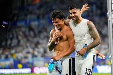 Panas Dua Bek Argentina