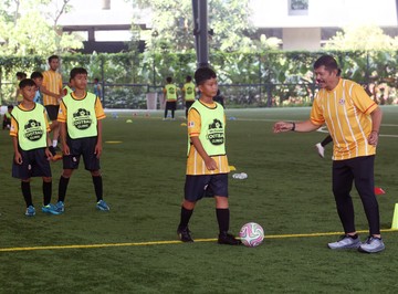 Ratusan Bibit Muda Asah Kemampuan Bermain Bola