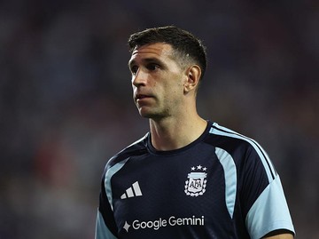 Sepenting Apa Back-to-Back Piala Dunia bagi Emiliano Martinez