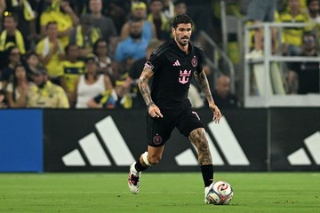 Rodrigo De Paul Cekcok sama Wasit